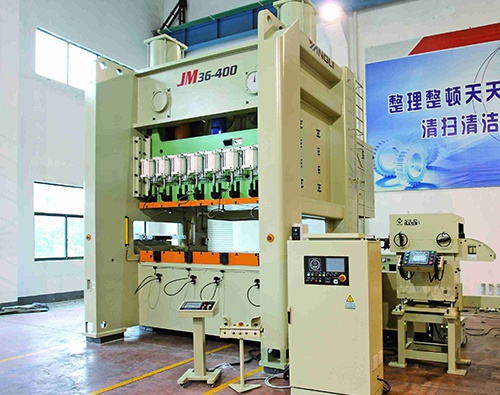 SP1系列龍門單點高精度、高性能壓力機 SP1系列龍門單點高精度、高性能壓力機 了解產品 SP2系列龍門雙點高精度、高性能壓力機 SP2系列龍門雙點高精度、高性能壓力機 了解產品 JM31/JMD31系列龍門型單點高性能壓力機（標準型、定制型） JM31/JMD31系列龍門型單點高性能壓力機（標準型、定制型） 了解產品 JM36/JMD36系列龍門型雙點高性能壓力機（標準型、定制型） JM36/JMD36系列龍門型雙點高性能壓力機（標準型、定制型）